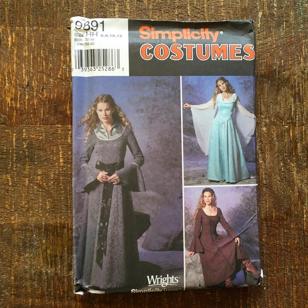 Simplicity Sewing Pattern 9891 Medieval Fantasy Cosplay LOTR GOT Dress 6-12UNCUT